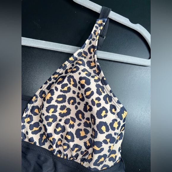 Rekita Black & Cheetah Print Tankini Swim Top Size Medium EUC - Picture 3 of 7